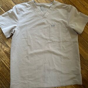 FIGS Men’s Scrub Top - Tan